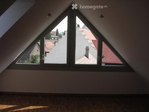 Grosszügige 4 1/2 Zi-Dachgeschoss-Maisonette-Wohnung 12