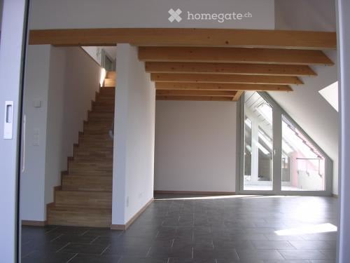 Grosszügige 4 1/2 Zi-Dachgeschoss-Maisonette-Wohnung 4