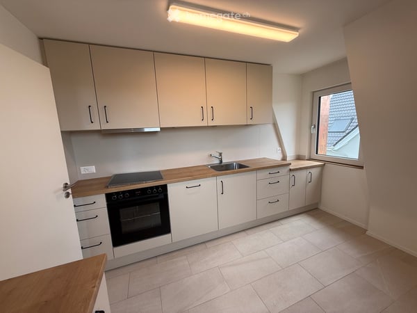 Neue 1.5 Zimmerwohnung mit Terrasse und 1.5 Zimmer-Wohnungen mit Loggia, gute Lage, in Schlieren 9