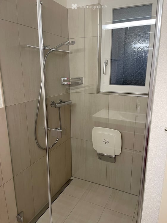Charmante 3.5-Zimmer-Terrassenwohnung über den Dächern von Knonau 6
