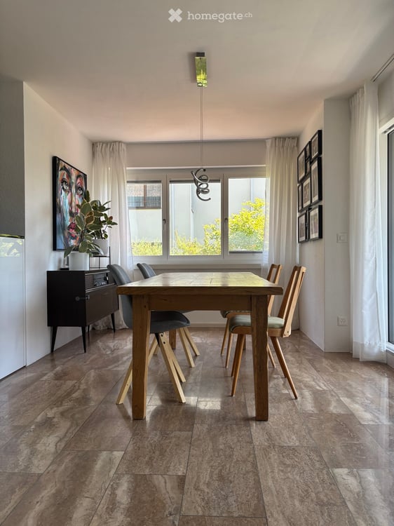 Exklusive 4.5-Zimmer-Gartenwohnung mit 150 m² Aussenbereich und Weitblick in Zürich-Höngg 6
