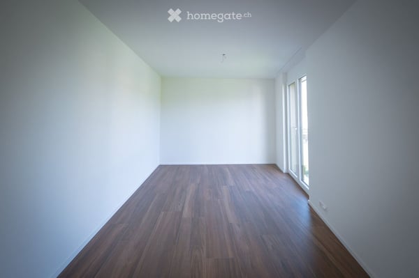 Moderne 2.5-Zimmerwohnung mit grossem Gartensitzplatz in Opfikon 7