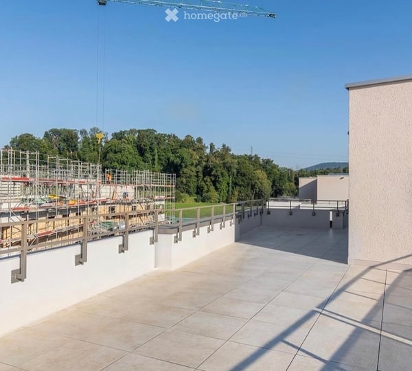Moderne 2.5-Zimmer-Attikawohnung im Neubau 3