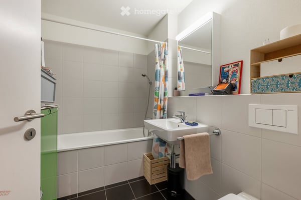 Helle 3.5-Zimmer-Wohnung mit Balkon in Zürich-Seebach – sofort verfügbar! 5
