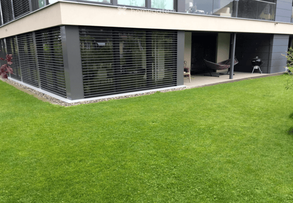 Neuwerttige 4.5 Zimmer-Parterrewohnung mit 2 Sitzplätzen 3