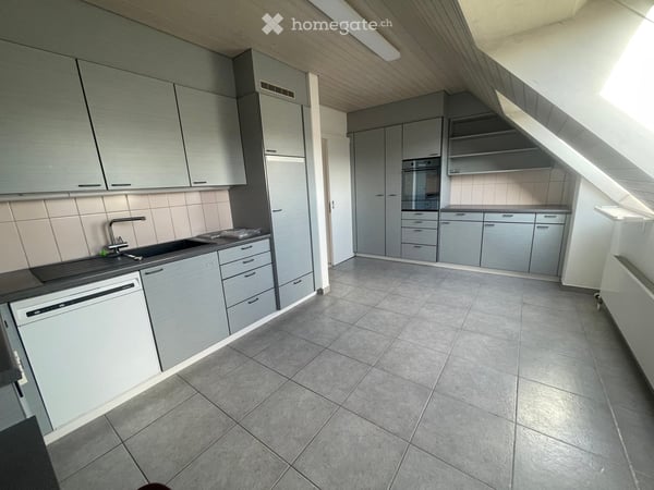 Schöne 4.5-Zimmer-Wohnung mit Terrasse und Garage in Kloten 4