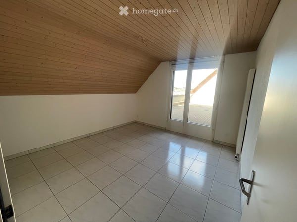 Schöne 4.5-Zimmer-Wohnung mit Terrasse und Garage in Kloten 9