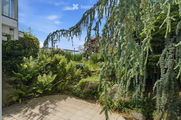 Hochwertige Familienvilla mit Pool und herrlichem Garten in Friedrichshafen 35