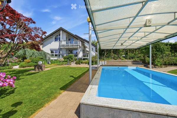 Hochwertige Familienvilla mit Pool und herrlichem Garten in Friedrichshafen 44