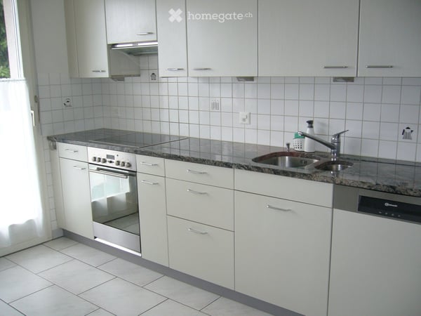 4 1/2 Zimmerwohnung an zentraler ruhiger Lage im 2.OG 3