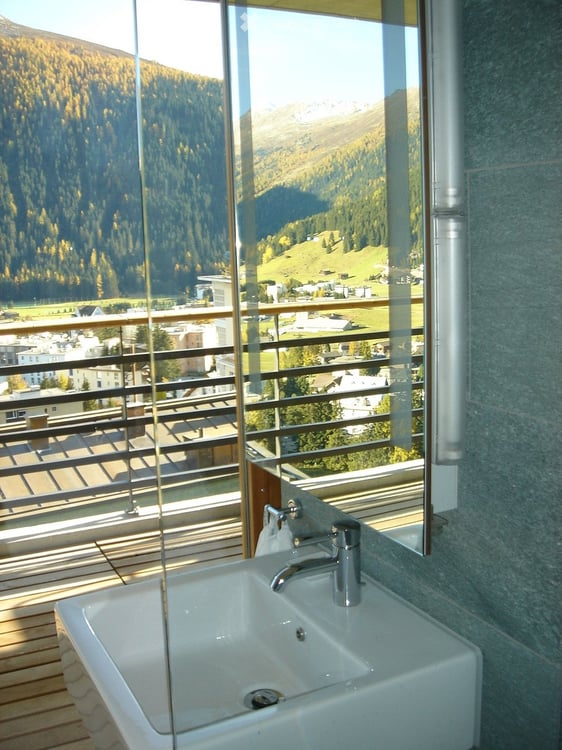 Über dem Tal - Architektur mit freiem Blick über Davos Dorf 15