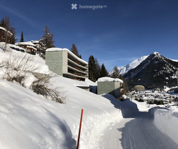 Über dem Tal - Architektur mit freiem Blick über Davos Dorf 4