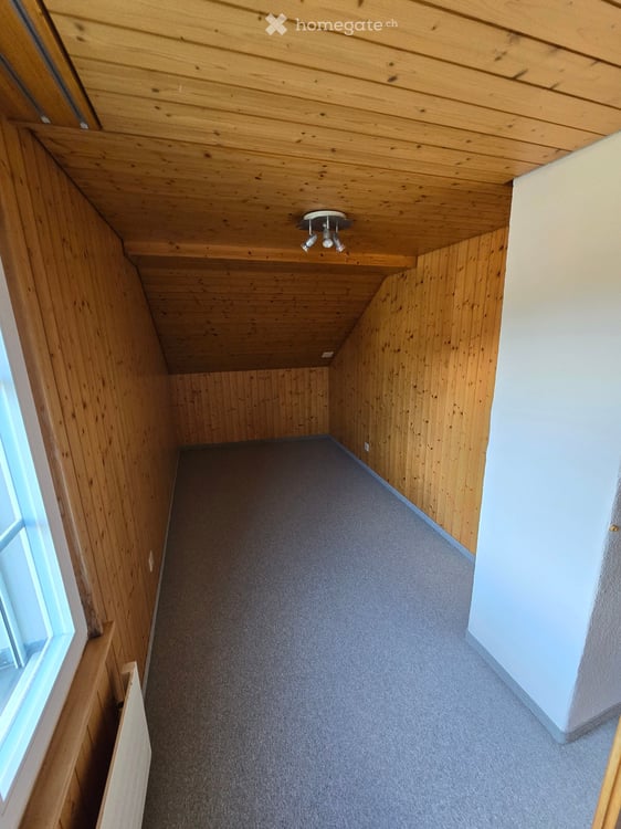 Charmante 3-Zimmer-Dachgeschosswohnung im Herzen des Dorfzentrums zu vermieten 2