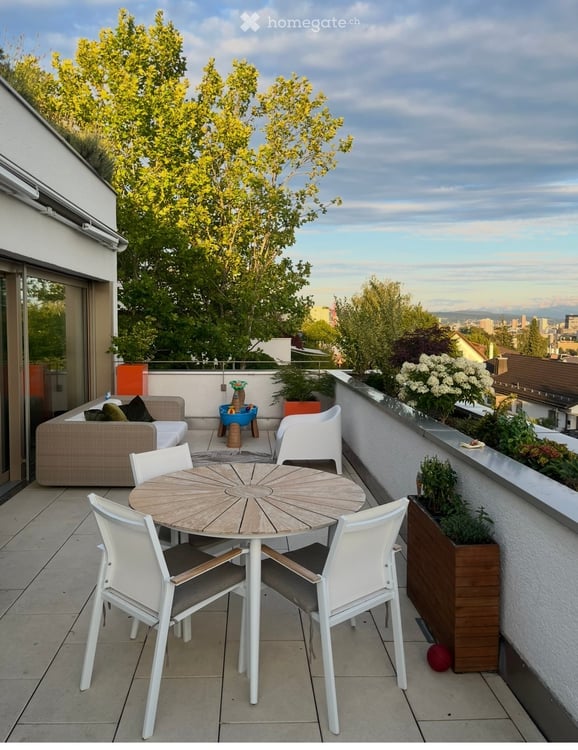 Terrassenwohnung 4,5 mit Ausblick neben Frankenthal Zürich mit 2 Terrassen von 50 und 24 Metern! 1