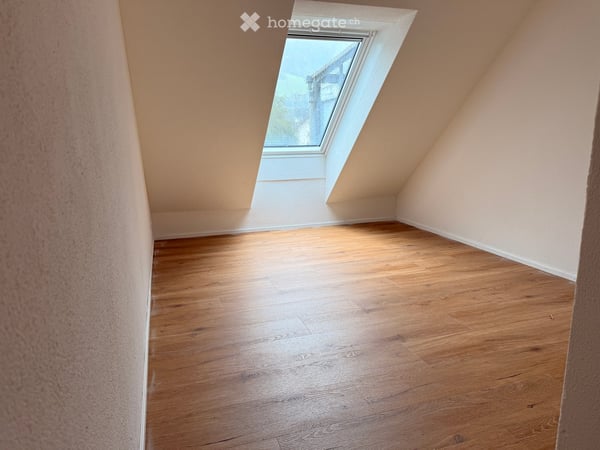 Grosszügige 4-Zimmer-Maisonette-Wohnung mit Balkon in Root 5