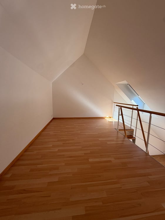 Grosszügige 5-Zimmer-Maisonette-Wohnung mit Balkon in Root 4
