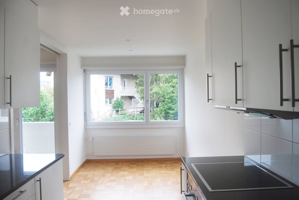 Helle 4.5-Zimmer-Wohnung im Erdgeschoss mit Balkon und Garage in Therwil 4