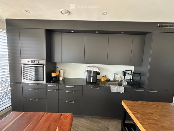 Helle 3.5-Zimmer-Wohnung mit Panoramablick in Dübendorf 3