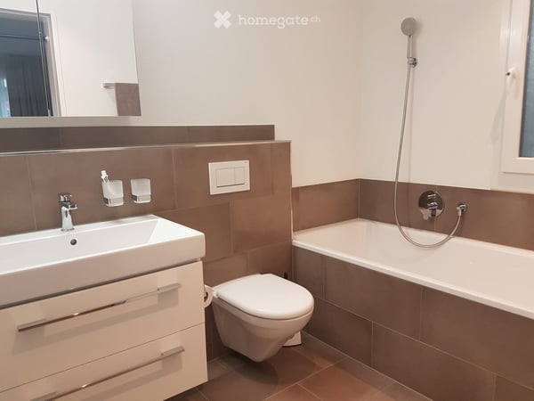 Moderne 4.5-Zimmer-Gartenwohnung mit viel Platz und eigenem Garten 5