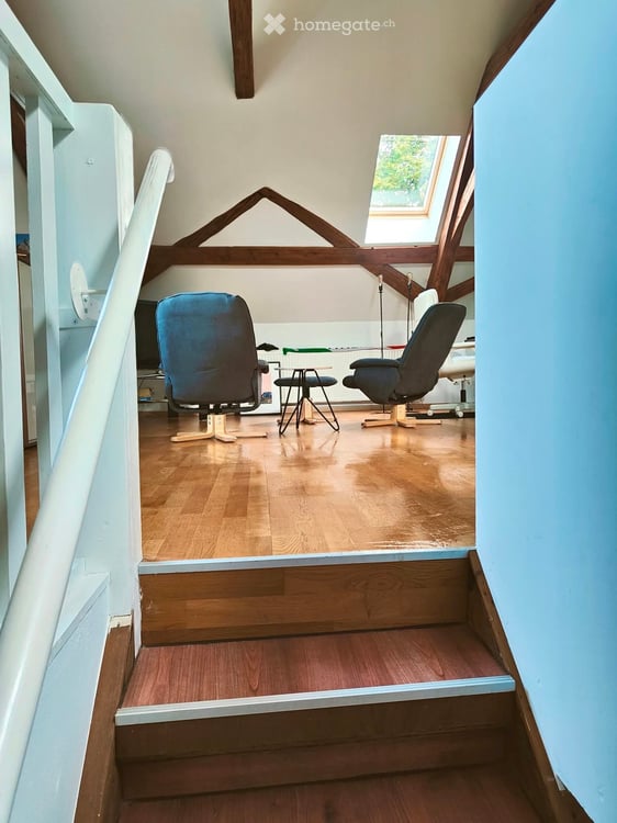 Charmante 2.5-Zimmer-Dachwohnung in Döttingen 9