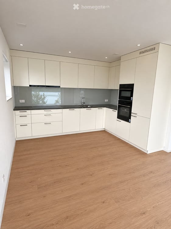 Exklusives 9 Zimmer-Einfamilienhaus mit unverbaubarer Seesicht 2