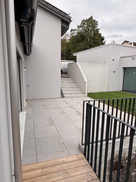 Exklusives 9 Zimmer-Einfamilienhaus mit unverbaubarer Seesicht 10