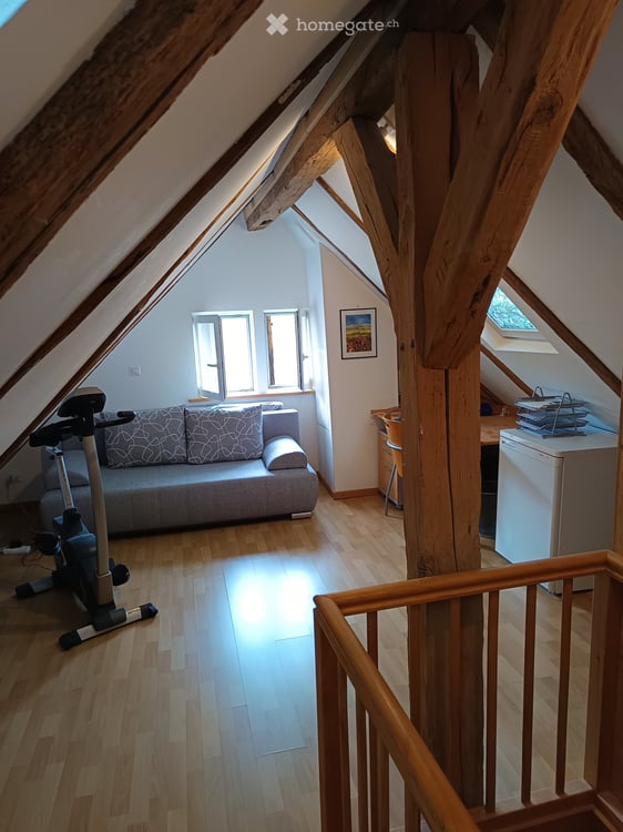 Charmante 3.5-Zimmer-Dachwohnung in historischem Gebäude in Uhwiesen 10