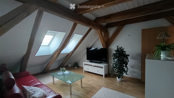 Charmante 3.5-Zimmer-Dachwohnung in historischem Gebäude in Uhwiesen 6