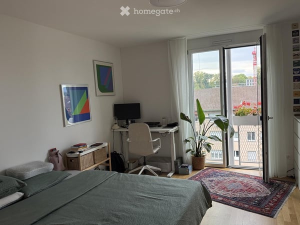 Modern 2.5-Room Apartment in Zürich with balcony 3