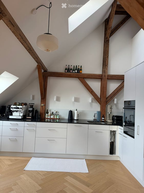 Moderne Dachwohnung mit Terrasse 3