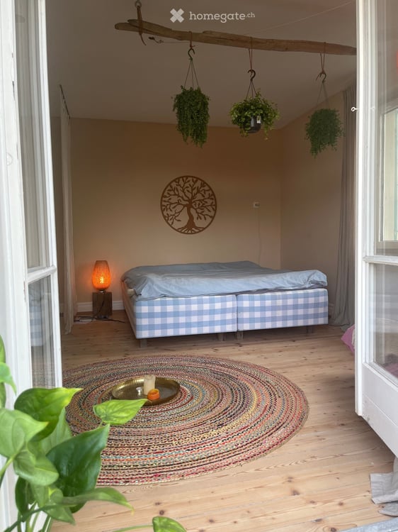 6.5-Zimmer-Haus mit Schwedenofen, Garten, Terrasse, Balkon, Atelier und viel Charme zu vermieten 4