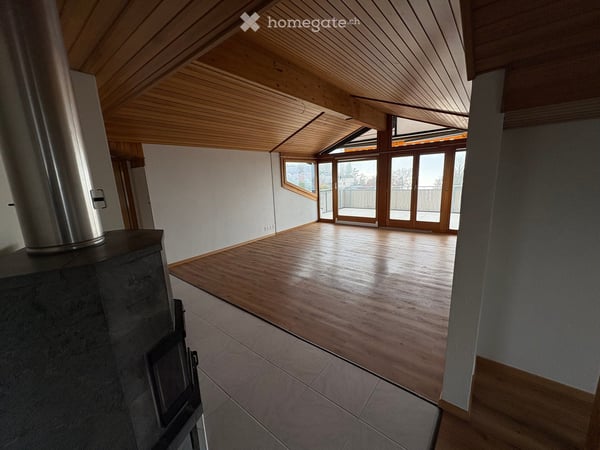 4.5-Zimmer-Dachwohnung mit Berg- und Seesicht in Greppen 5