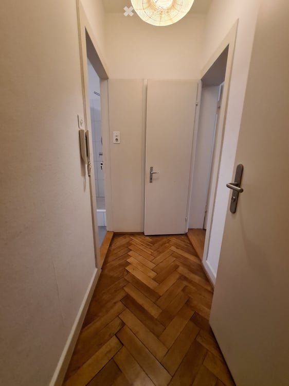 Gemütliche 1.5-Zimmerwohnung an toller Lage mit separater Küche, Balkon und Keller 9