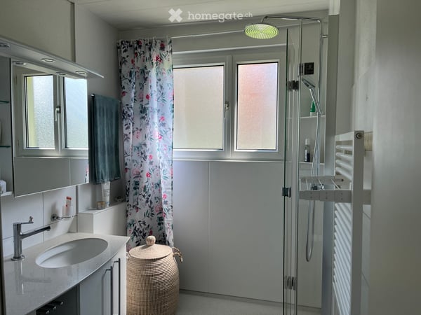 Charmante 4.5-Zimmer-Wohnung mit schöner Aussicht in Mönchaltorf 6