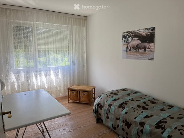 Charmante 4.5-Zimmer-Wohnung mit schöner Aussicht in Mönchaltorf 3