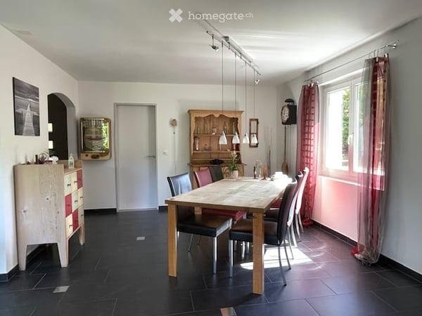 Grosszügiges 5.5-Zimmer-Doppeleinfamilienhaus mit schönem Garten 5