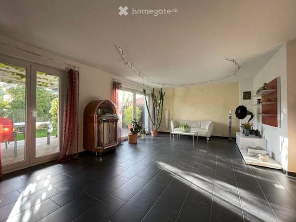 Grosszügiges 5.5-Zimmer-Doppeleinfamilienhaus mit schönem Garten 6