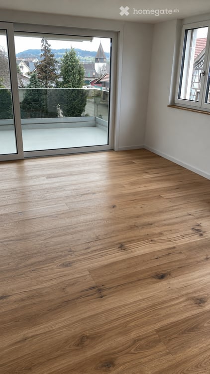 Helle 3.5-Zimmer-Wohnung mit Balkon in Schwarzenbach SG 2