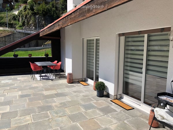 Charmante 3.5-Zimmer-Wohnung mit Balkon und herrlicher Aussicht in Stalden VS 5