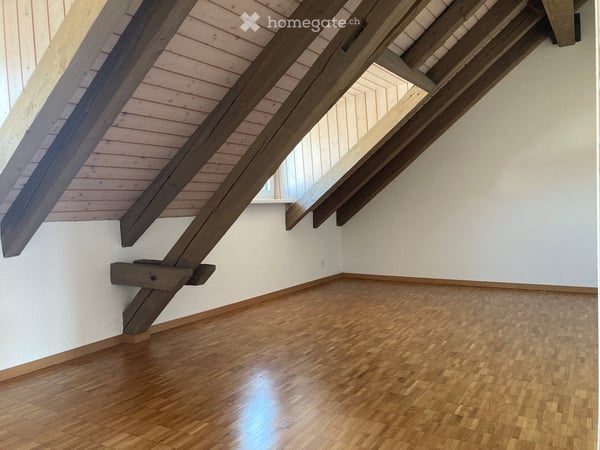 Charmante 3-Zimmer-Dachwohnung mit Galerie und Balkon an zentraler Lage in Dietikon 7