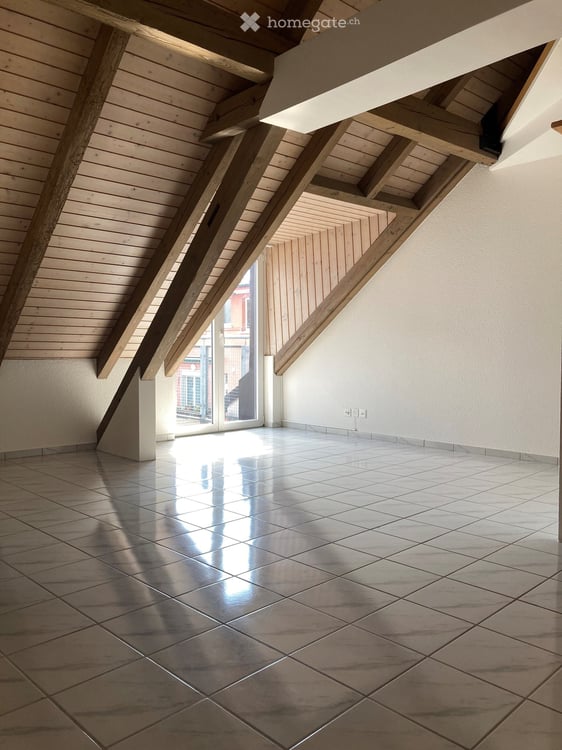 Charmante 3-Zimmer-Dachwohnung mit Galerie und Balkon an zentraler Lage in Dietikon 5