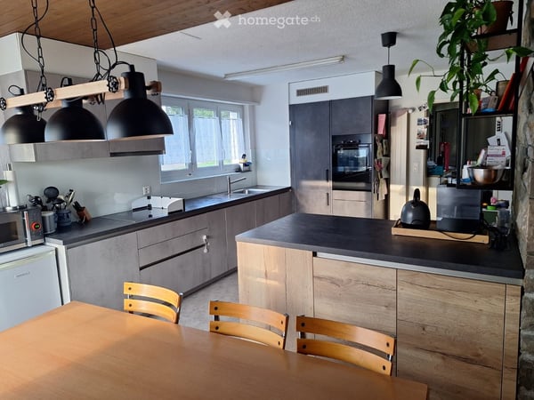 Charmantes 8.5-Zimmer-Einfamilienhaus in Schänis 3