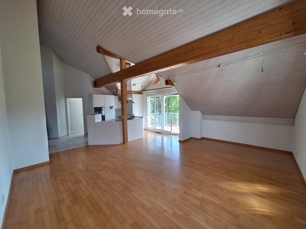 Charmante 3.5-Zimmer-Dachwohnung an ruhiger Lage in Wald ZH 3