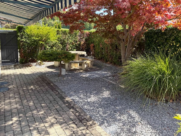 Exklusive 4.5-Zimmer-Gartenwohnung mit vier Parkplätzen, Cheminée und Sauna 7
