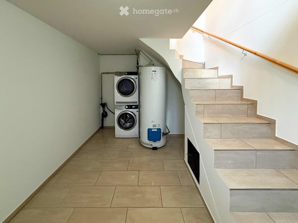 Exklusive 4.5-Zimmer-Gartenwohnung mit vier Parkplätzen, Cheminée und Sauna 14