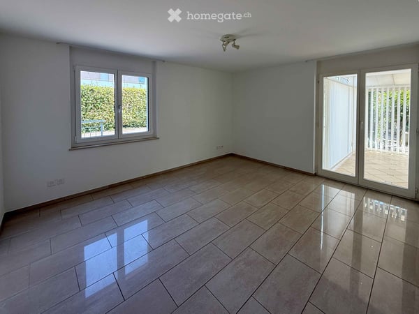 Exklusive 4.5-Zimmer-Gartenwohnung mit vier Parkplätzen, Cheminée und Sauna 11