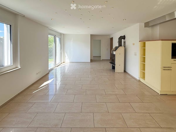 Exklusive 4.5-Zimmer-Gartenwohnung mit vier Parkplätzen, Cheminée und Sauna 2