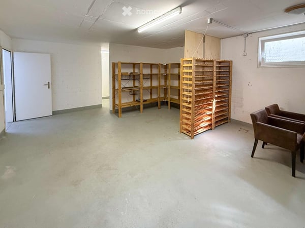 Exklusive 4.5-Zimmer-Gartenwohnung mit vier Parkplätzen, Cheminée und Sauna 16