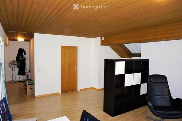 2-Zimmer-Dachwohnung in Böttstein, zentral gelegen 3