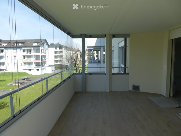 Helle 4.5-Zimmer-Wohnung mit Balkon und Kamin in Stansstad 3